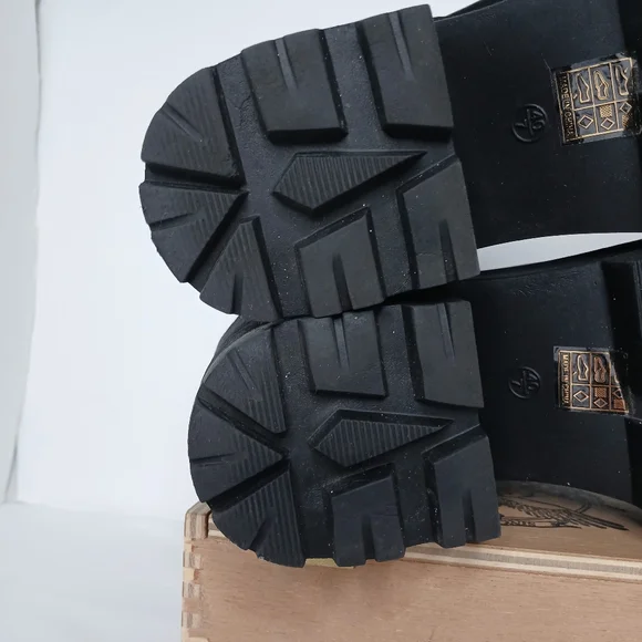 Pretty Little Thing Y2k Chunky Chelsea Boots Black Size 7 Slip-on Whimsy Goth - Picture 11 of 12